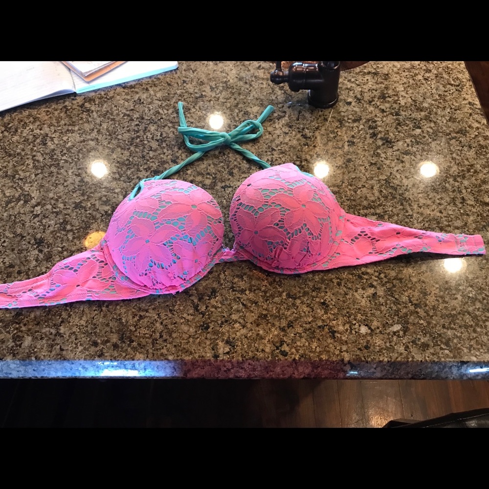 Bombshell Victoria secret swim suit top